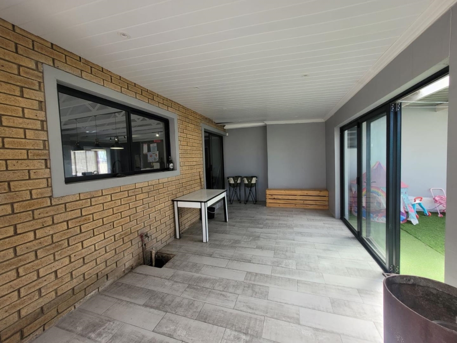 3 Bedroom Property for Sale in Levallia Western Cape